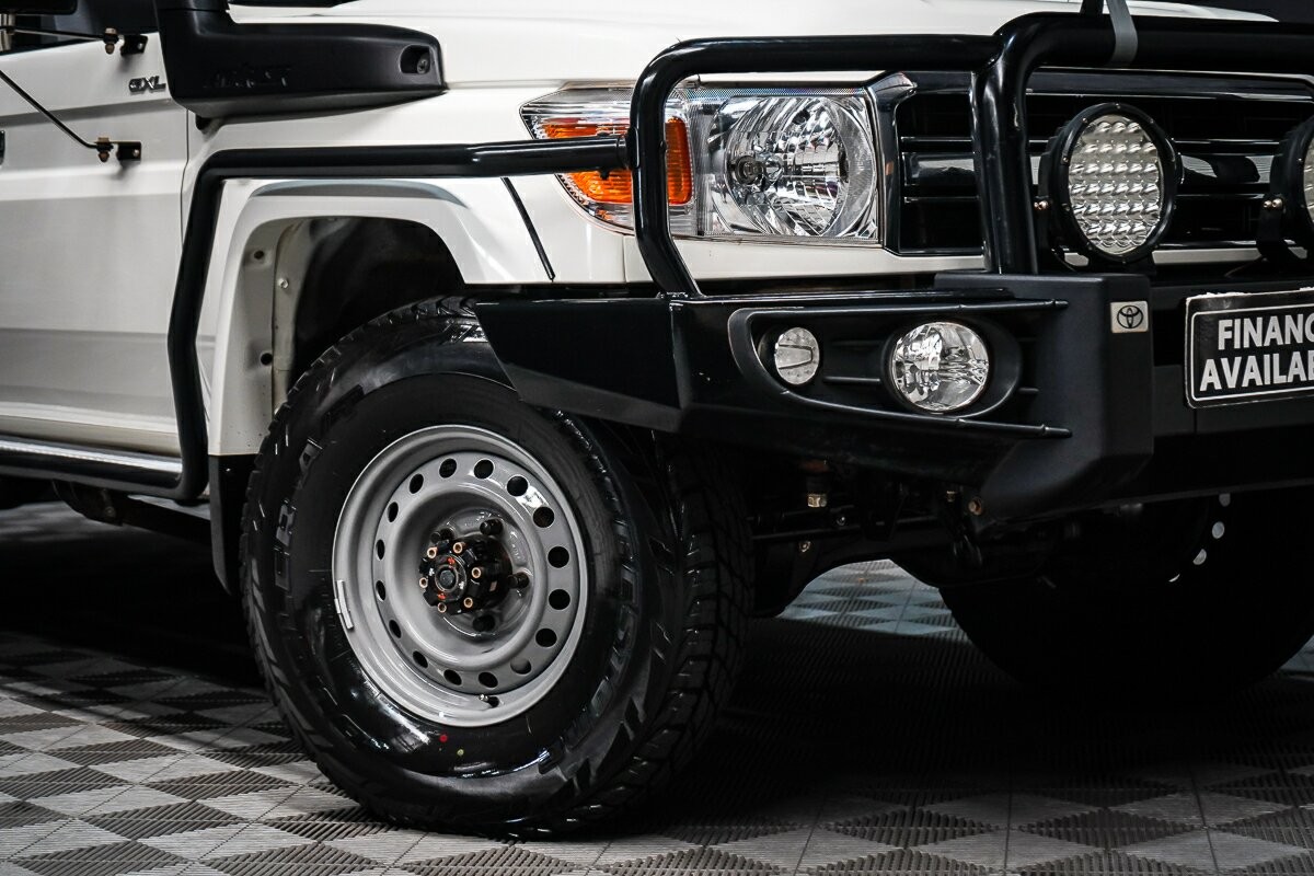 Toyota Landcruiser image 2