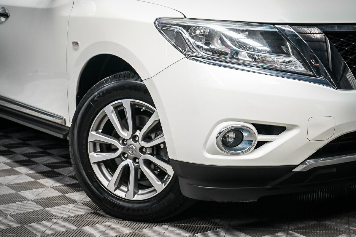 Nissan Pathfinder image 2