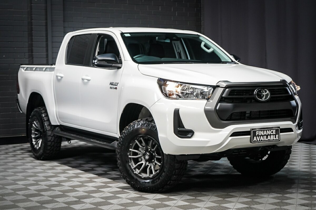 Toyota Hilux image 1