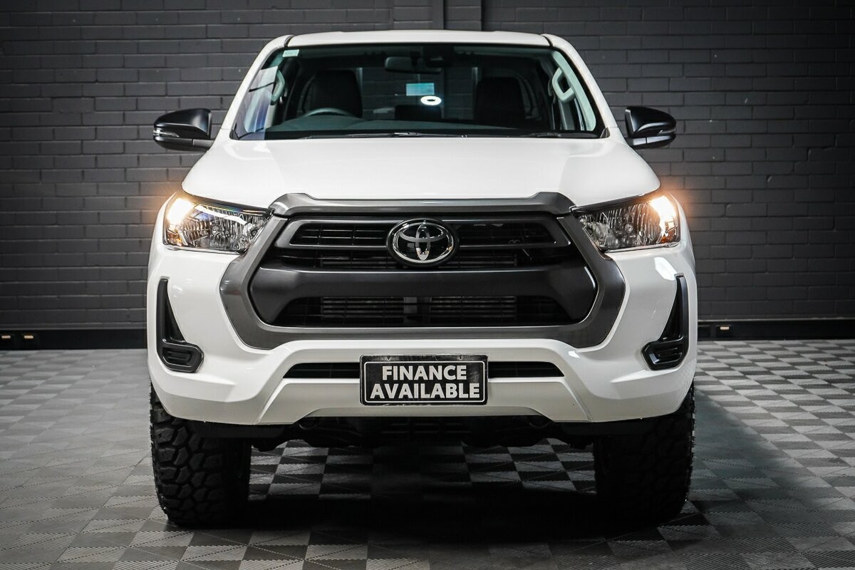 Toyota Hilux image 3