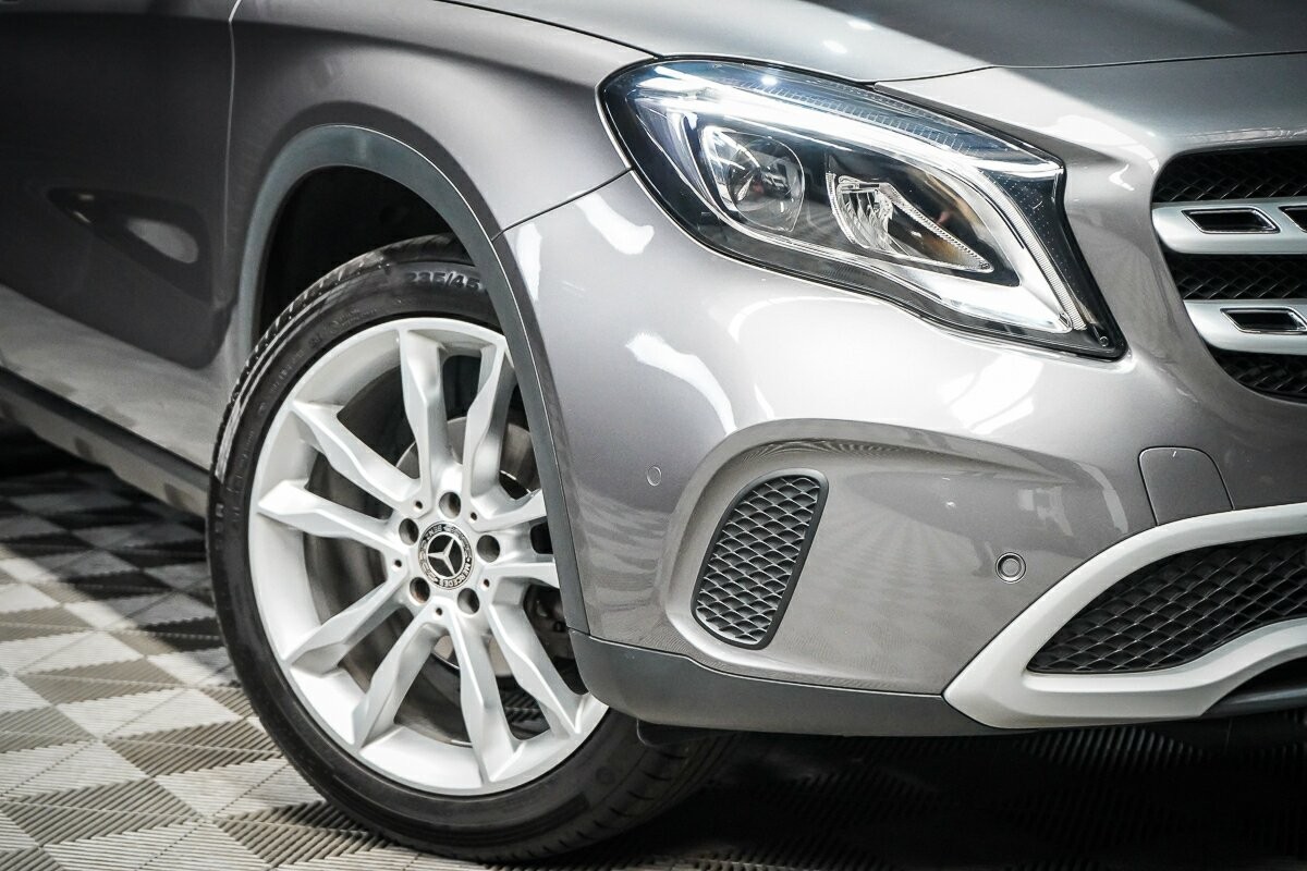 Mercedes Benz Gla-class image 2