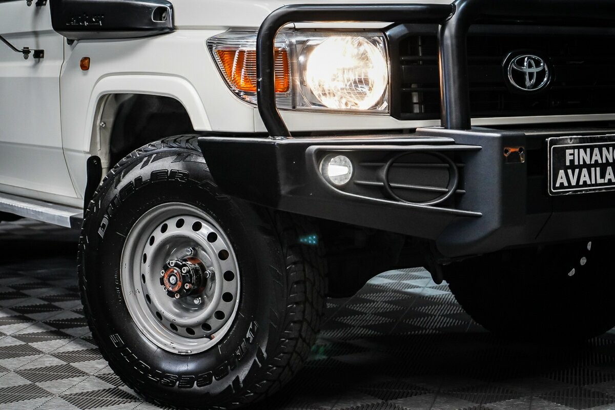 Toyota Landcruiser image 2