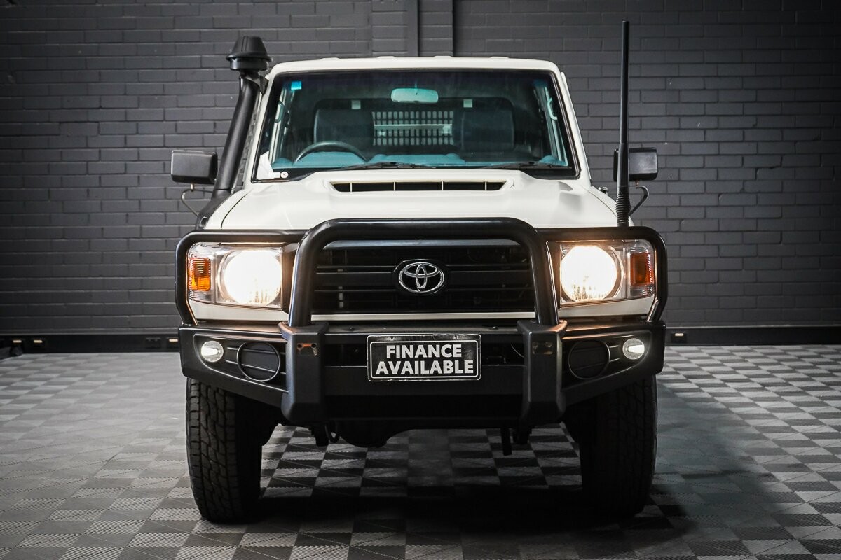 Toyota Landcruiser image 3