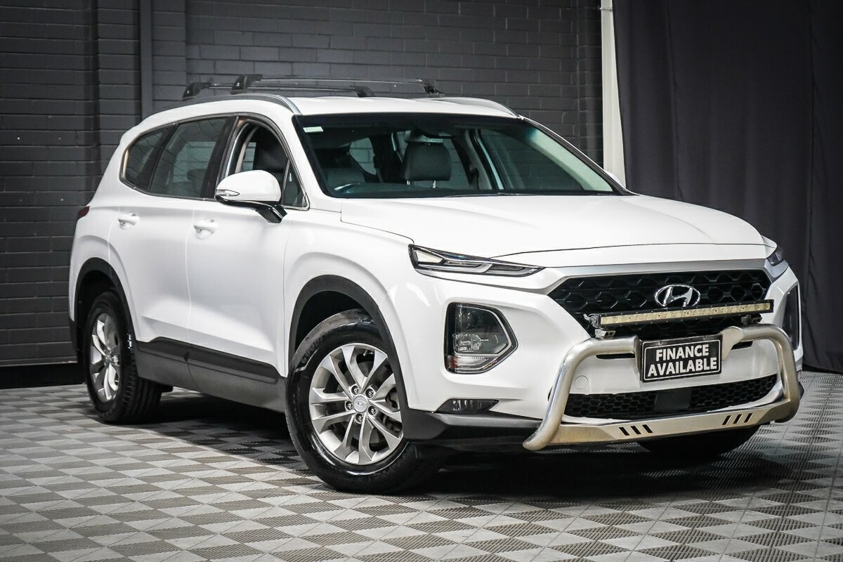 Hyundai Santa Fe image 1