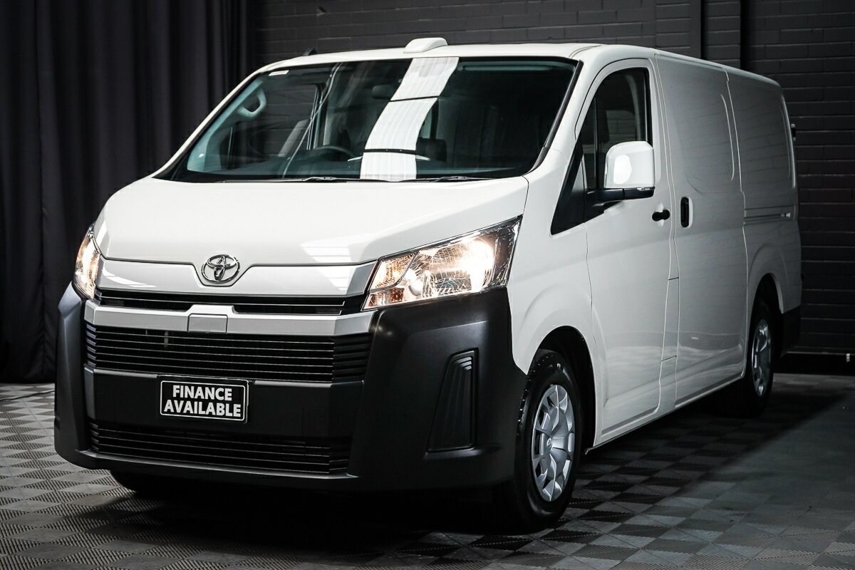 Toyota Hiace image 4