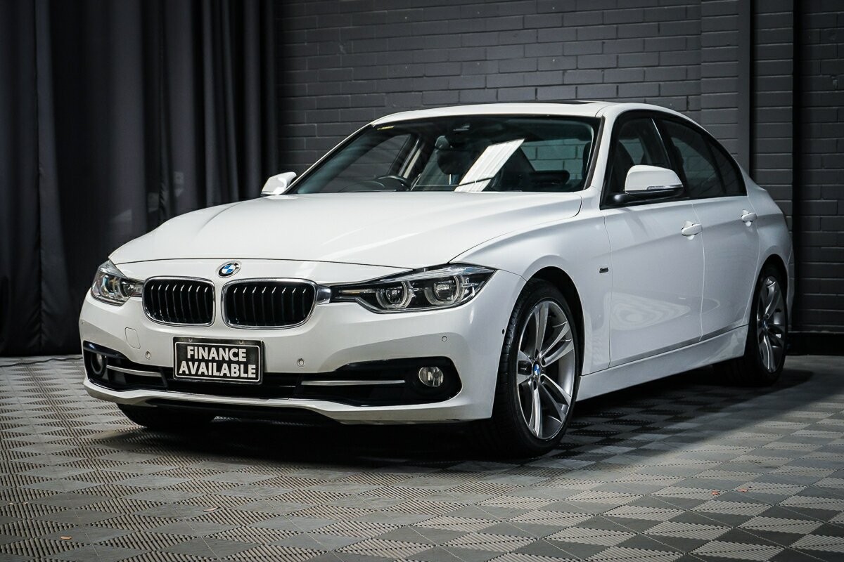 BMW 3 Series image 4