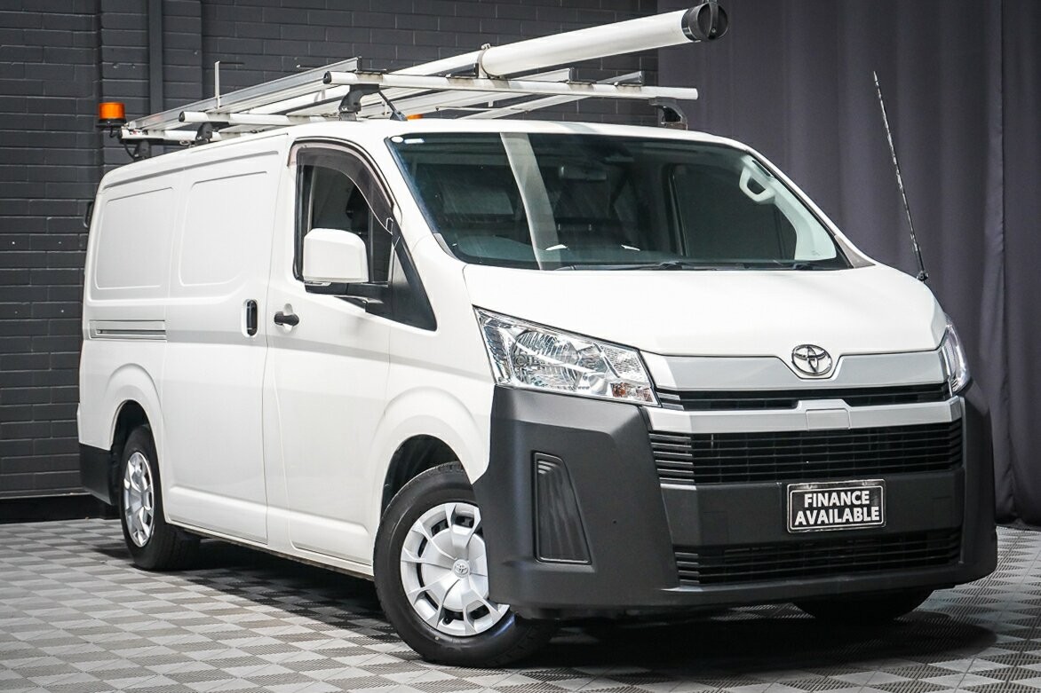 Toyota Hiace image 1