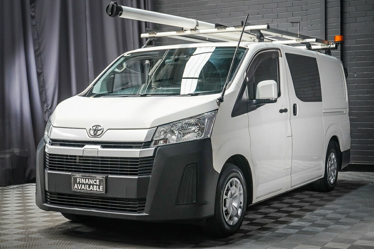 Toyota Hiace image 4