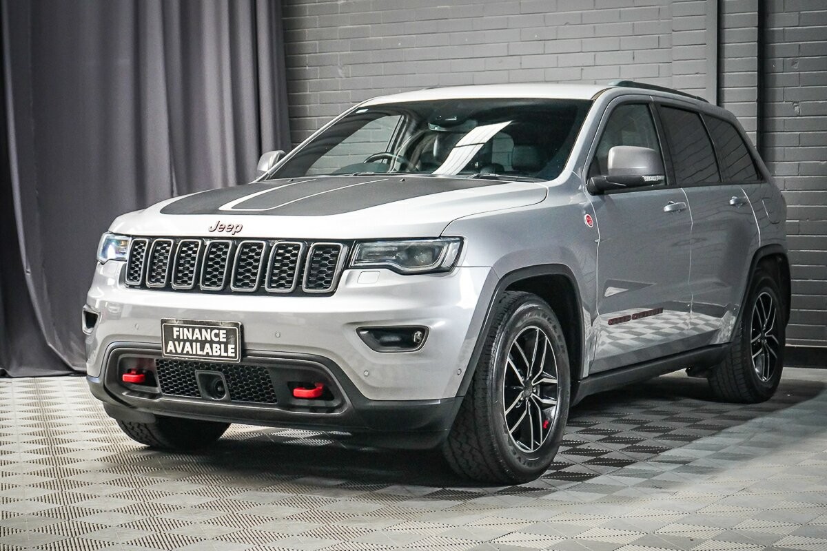 Jeep Grand Cherokee image 4