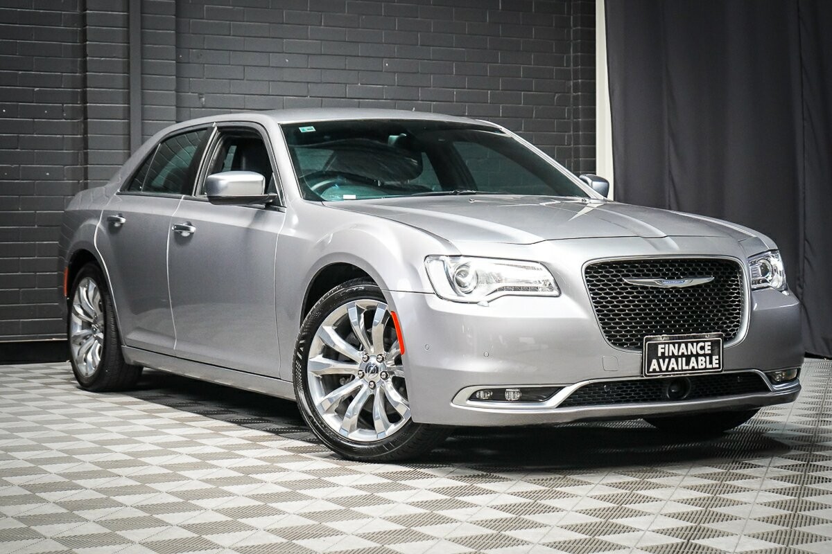 Chrysler 300 image 1