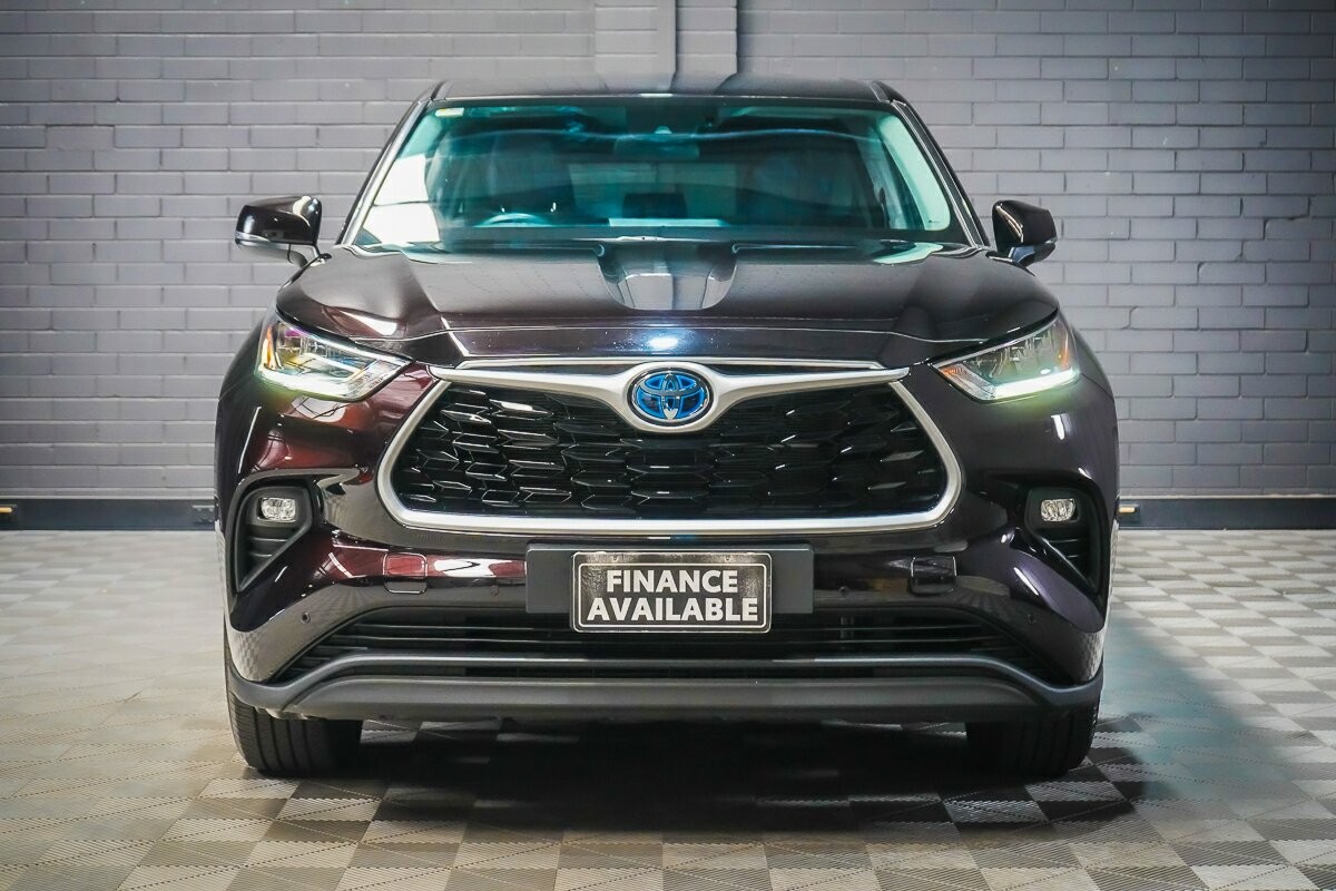 Toyota Kluger image 3