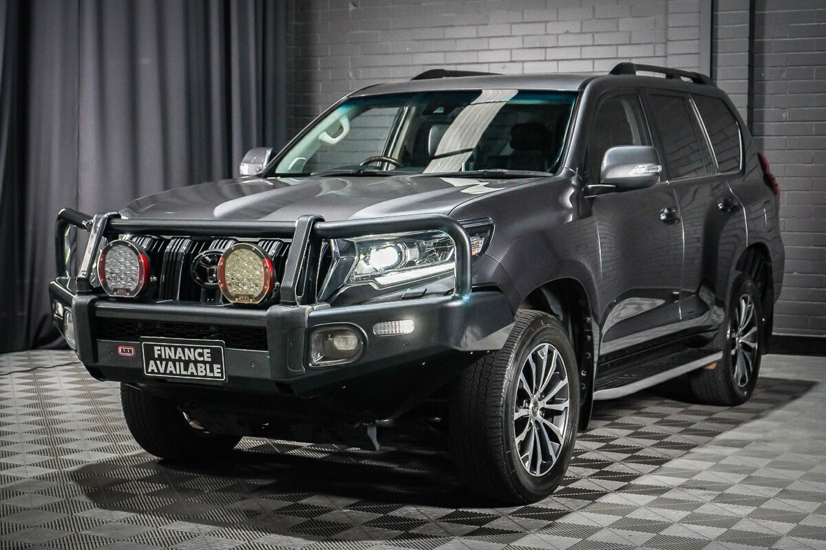 Toyota Landcruiser Prado image 4