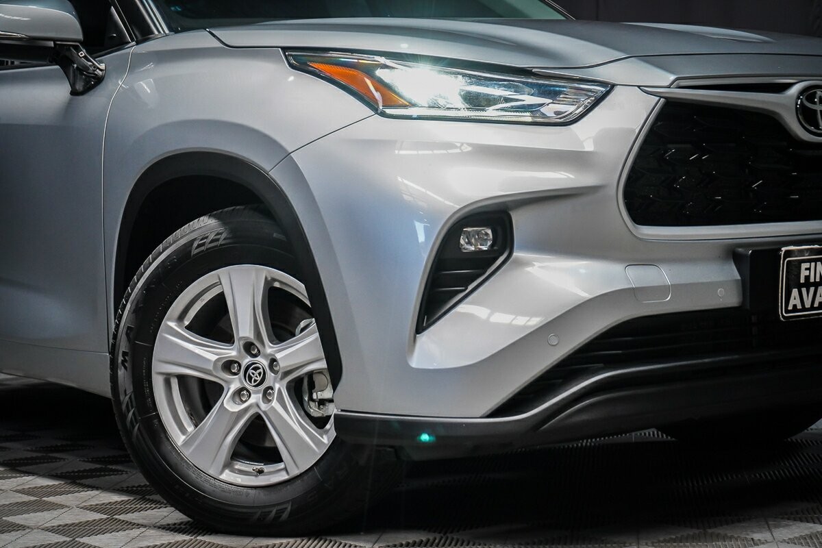 Toyota Kluger image 2