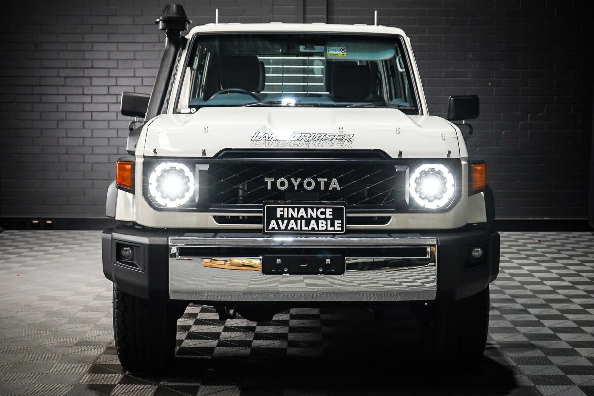 Toyota Landcruiser image 3