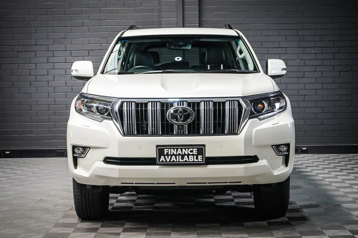 Toyota Landcruiser Prado image 3