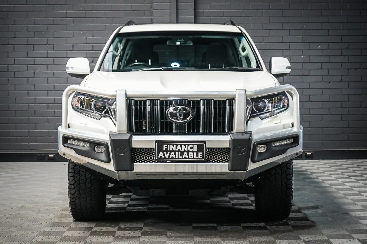 Toyota Landcruiser Prado image 3