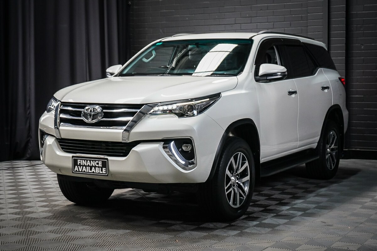 Toyota Fortuner image 4