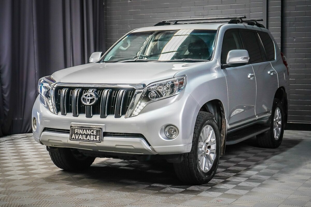 Toyota Landcruiser Prado image 4