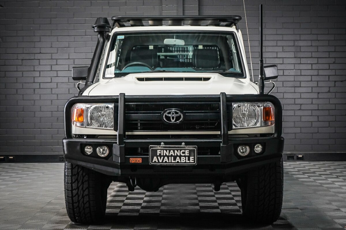 Toyota Landcruiser image 3