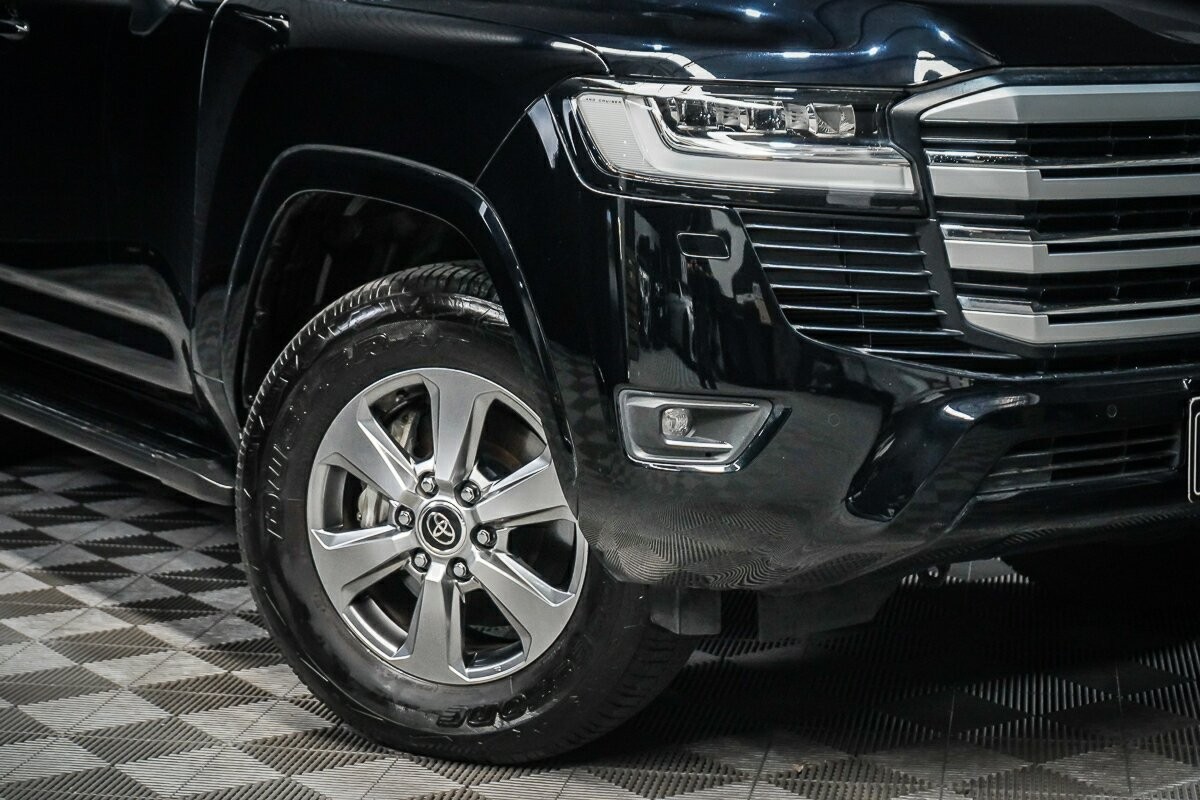 Toyota Landcruiser image 2