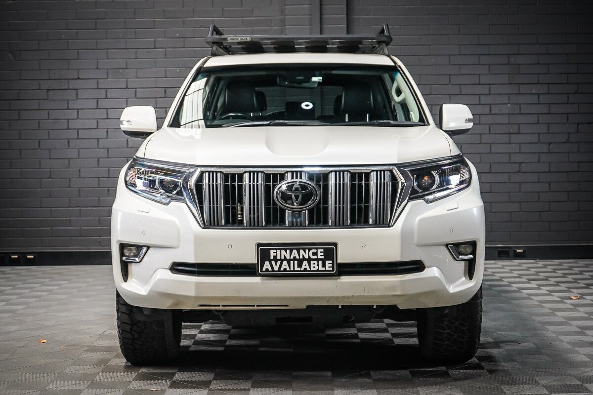 Toyota Landcruiser Prado image 3