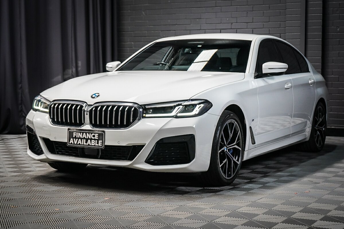 BMW 5 Series image 4