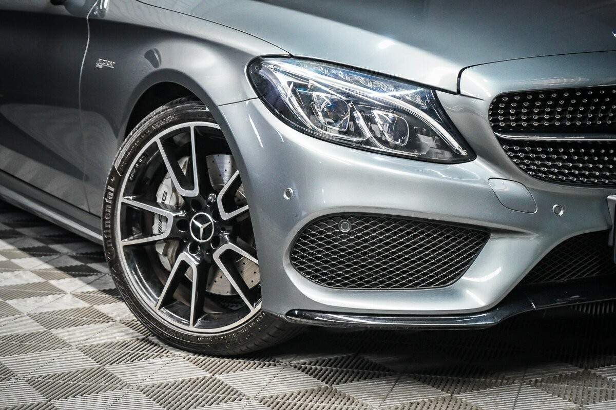 Mercedes Benz C-class image 2