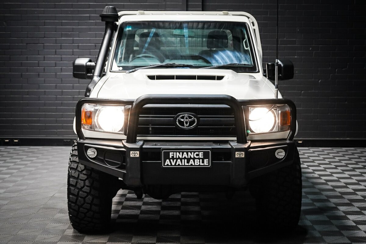 Toyota Landcruiser image 3