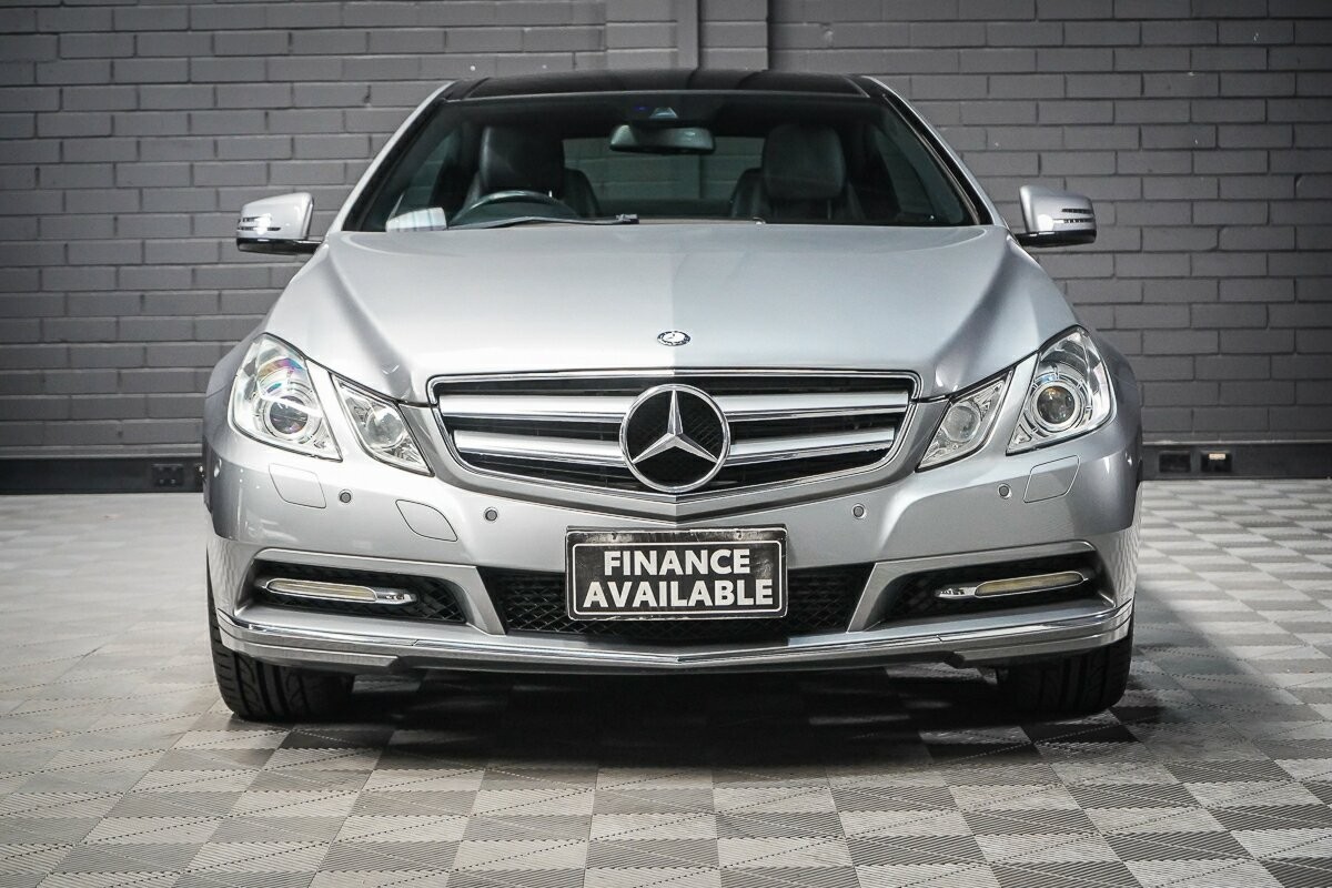 Mercedes Benz E-class image 3