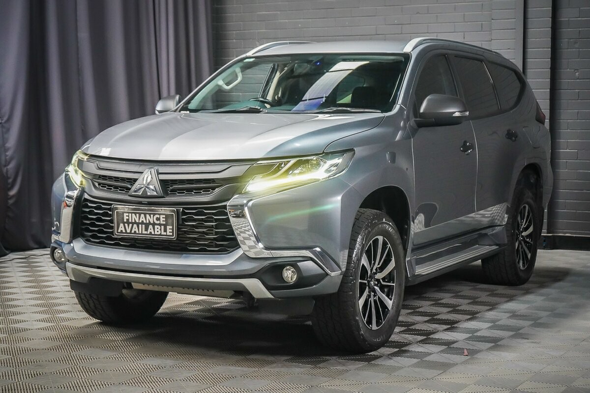 Mitsubishi Pajero Sport image 4