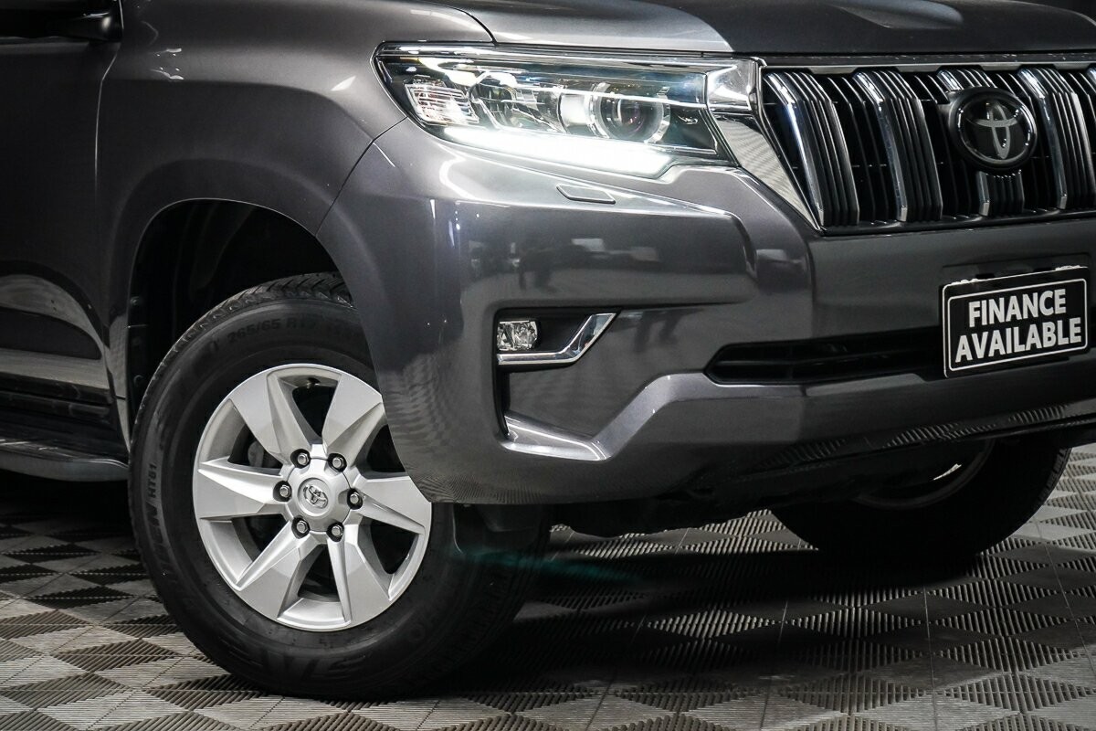 Toyota Landcruiser Prado image 2