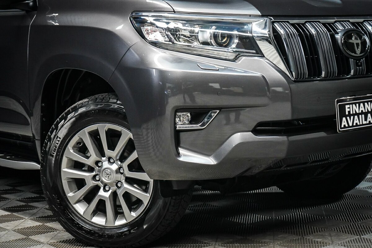 Toyota Landcruiser Prado image 2