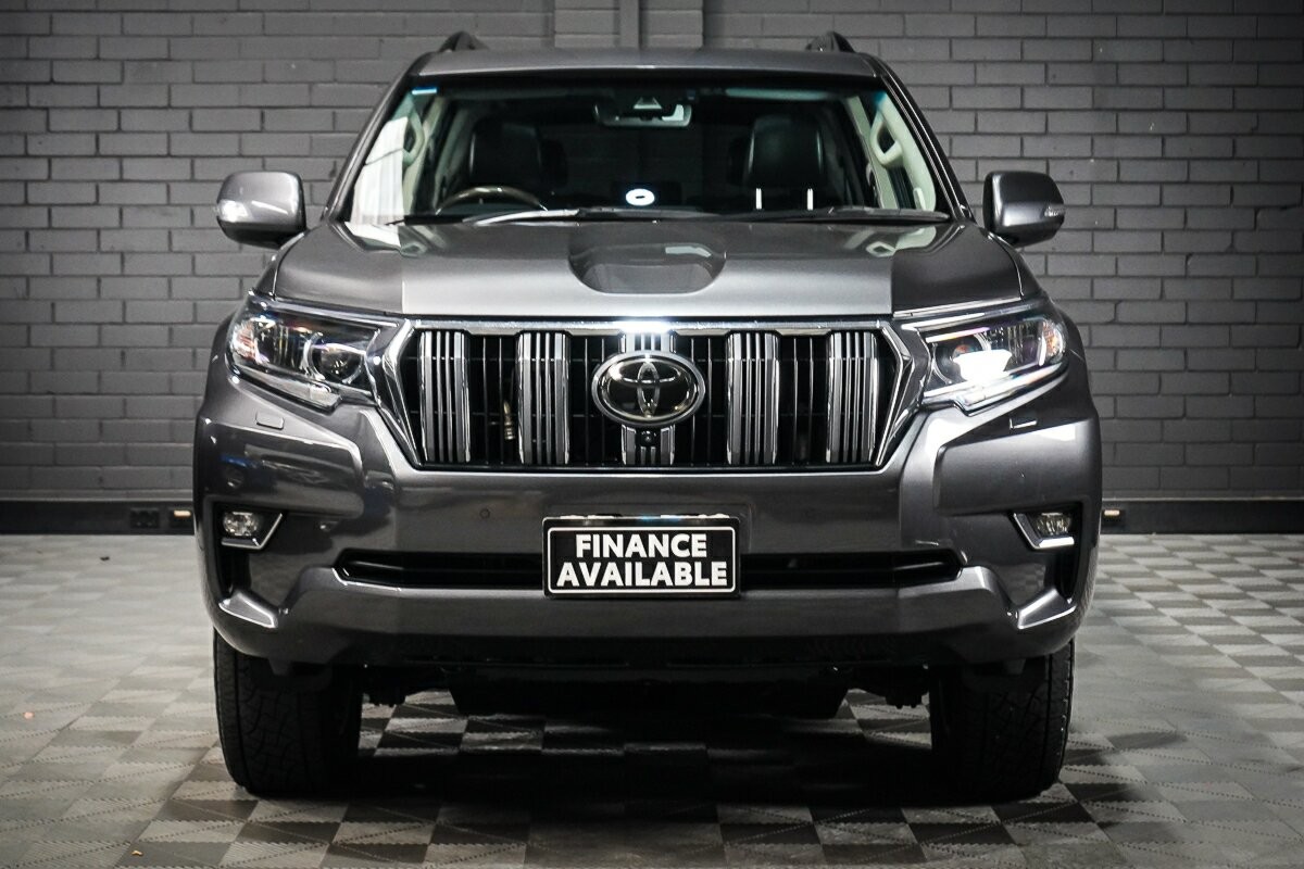 Toyota Landcruiser Prado image 3