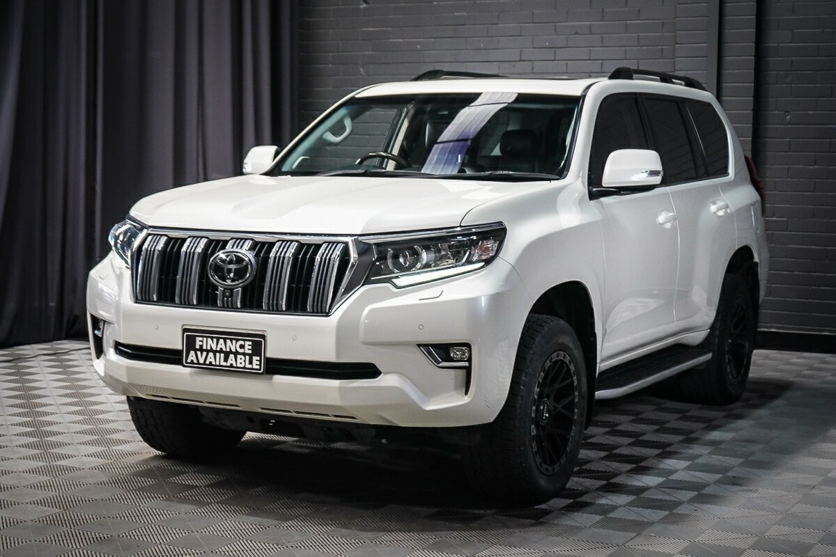 Toyota Landcruiser Prado image 4