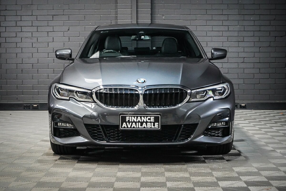 BMW 3 Series image 3