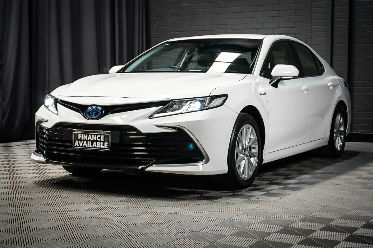 Toyota Camry image 4