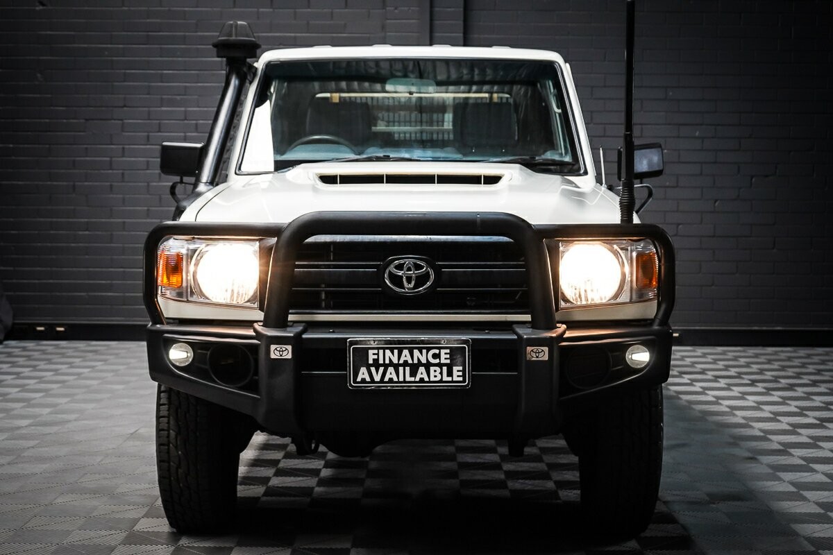 Toyota Landcruiser image 3