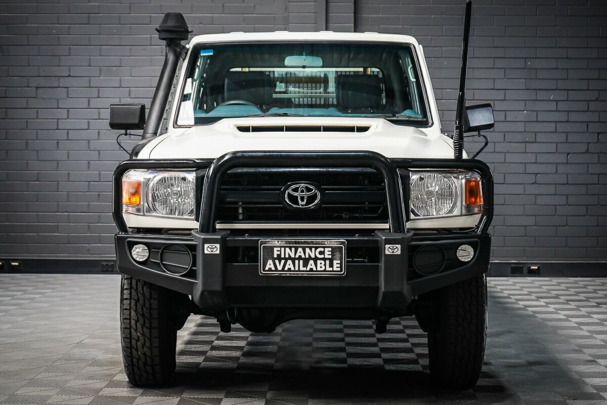 Toyota Landcruiser image 3