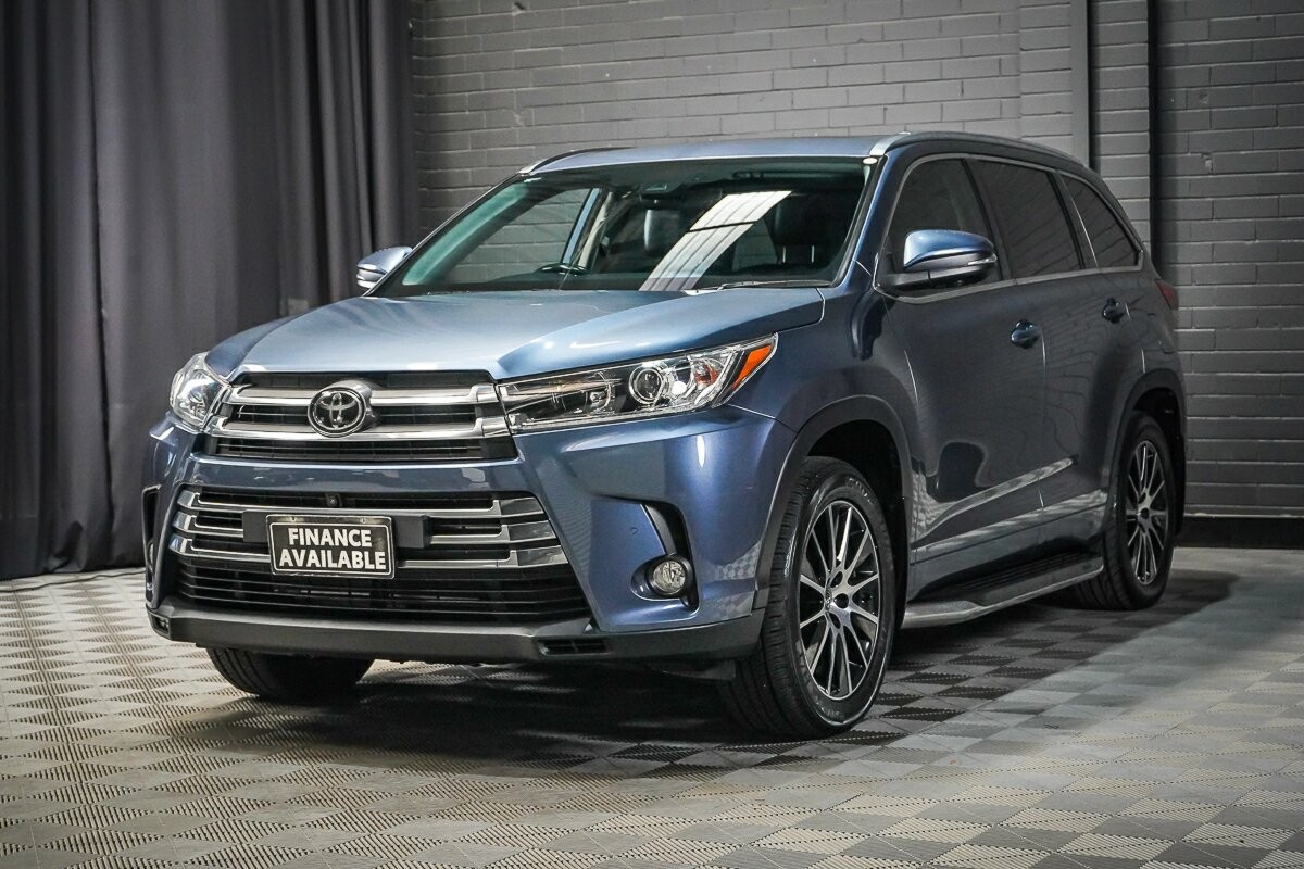 Toyota Kluger image 4