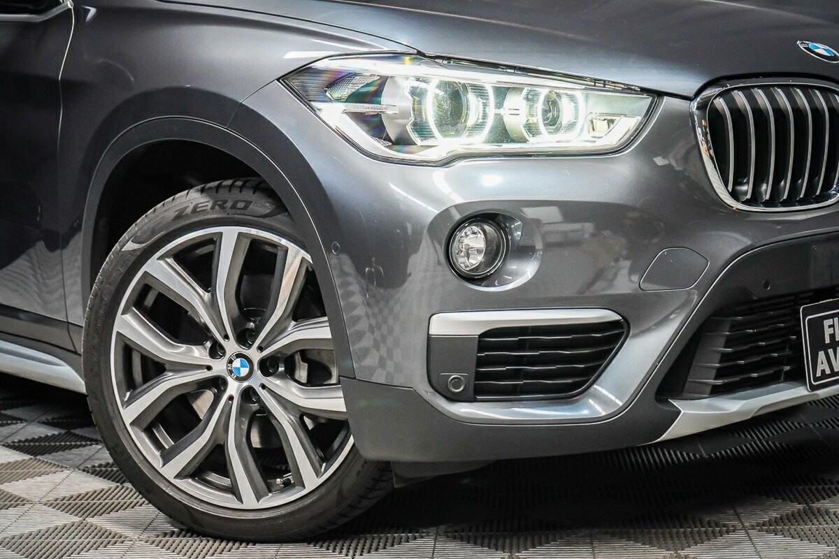 BMW X1 image 2