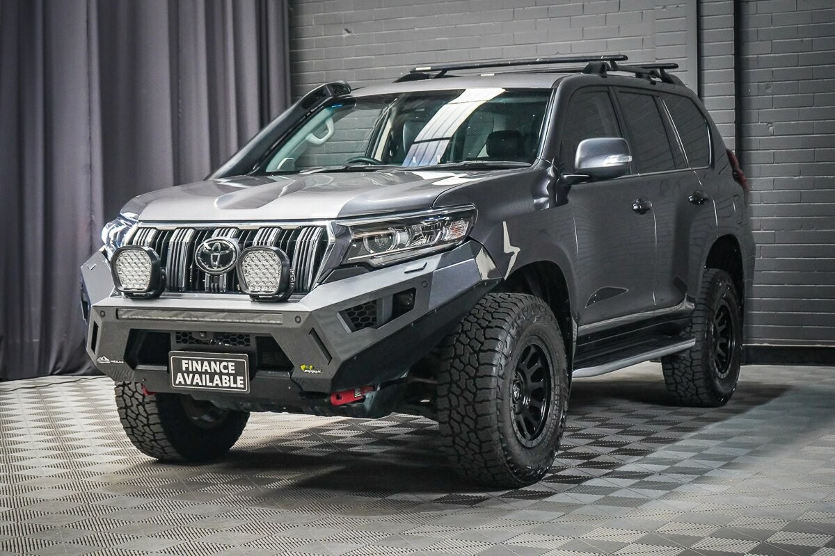 Toyota Landcruiser Prado image 4