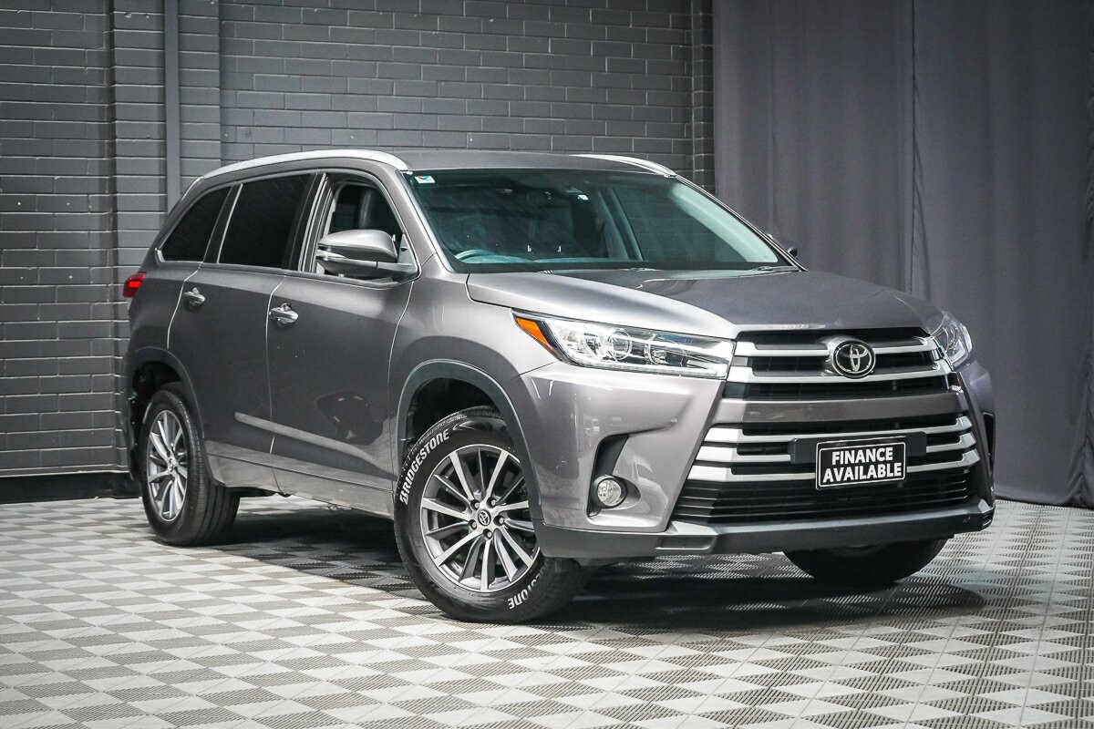 Toyota Kluger image 1