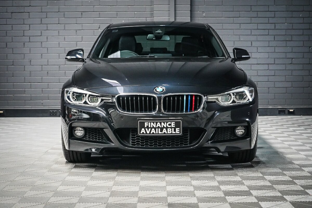 BMW 3 Series image 3