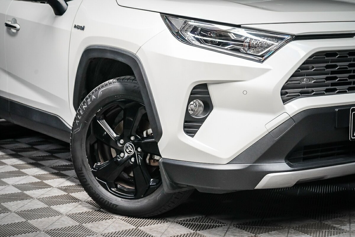 Toyota Rav4 image 2