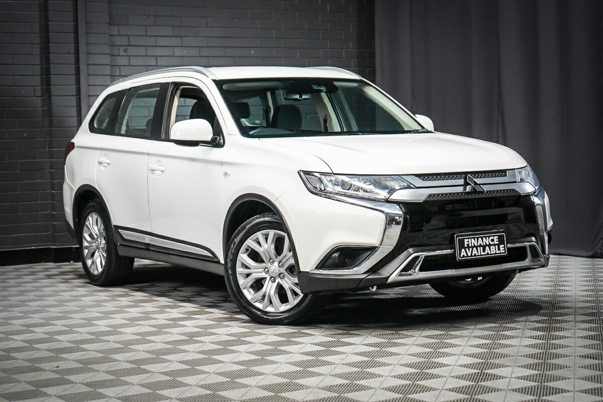 Mitsubishi Outlander image 1