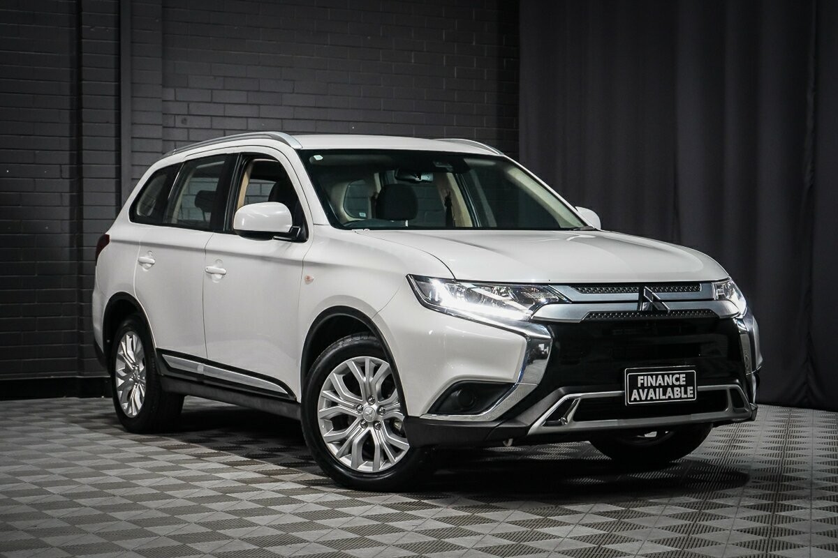 Mitsubishi Outlander image 1