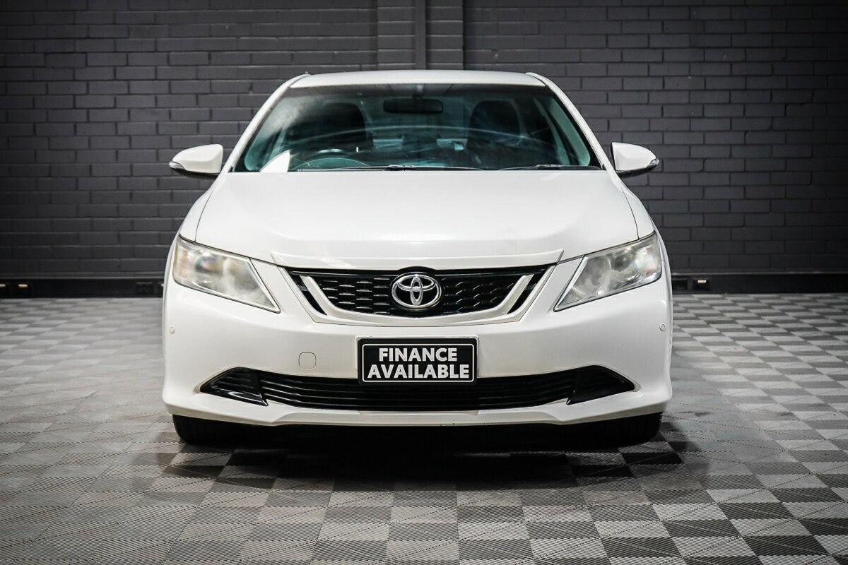 Toyota Aurion image 3