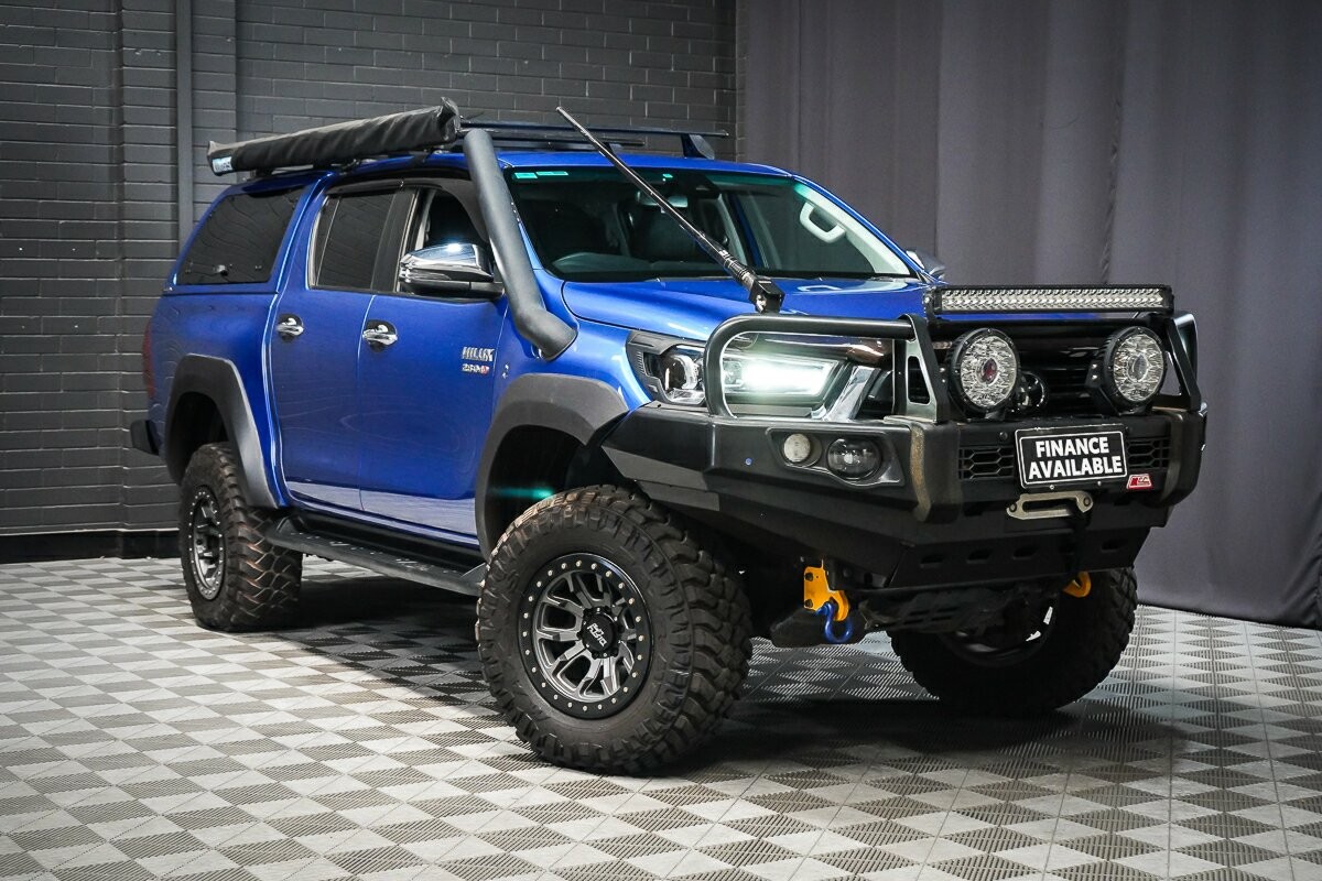 Toyota Hilux image 1