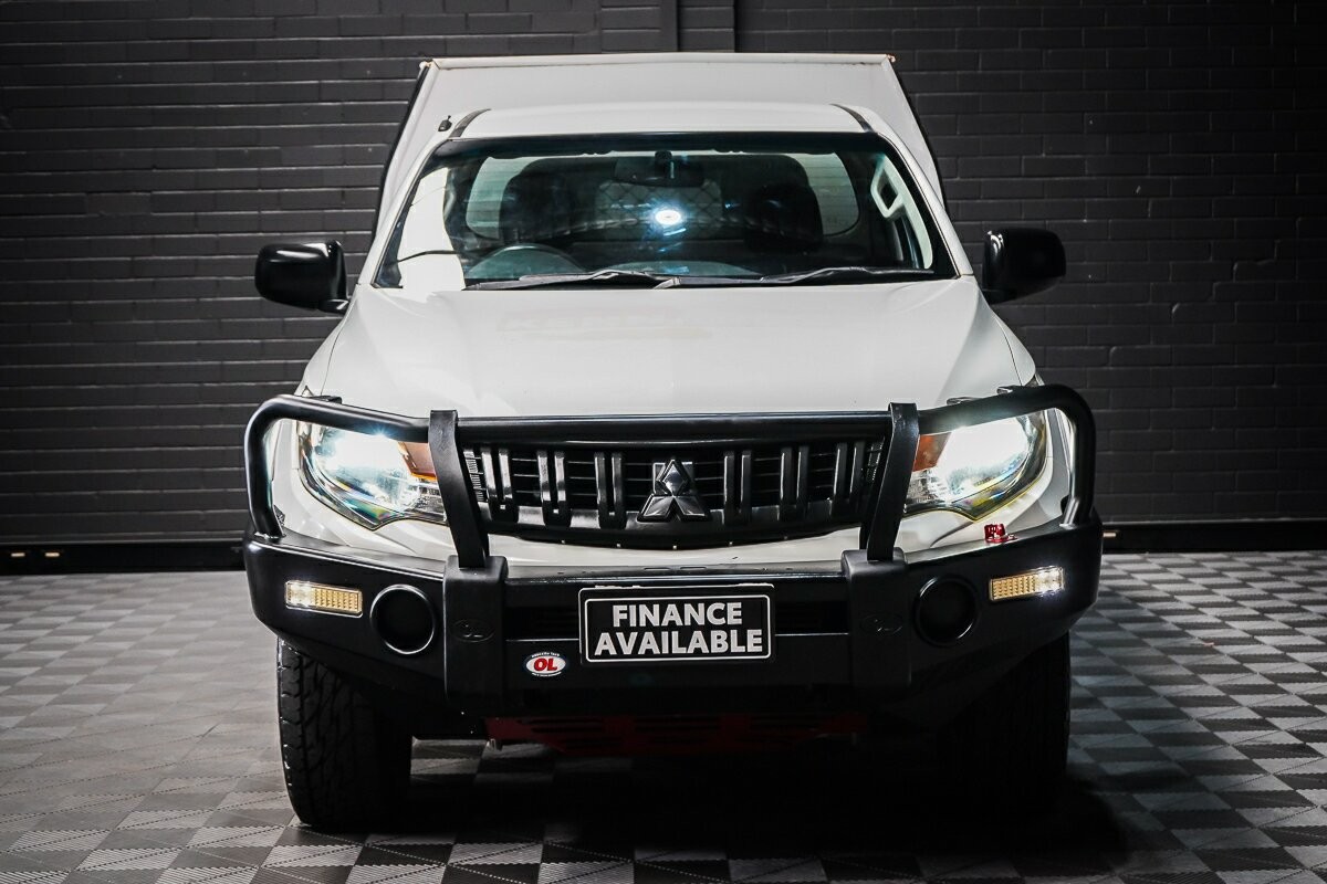 Mitsubishi Triton image 3