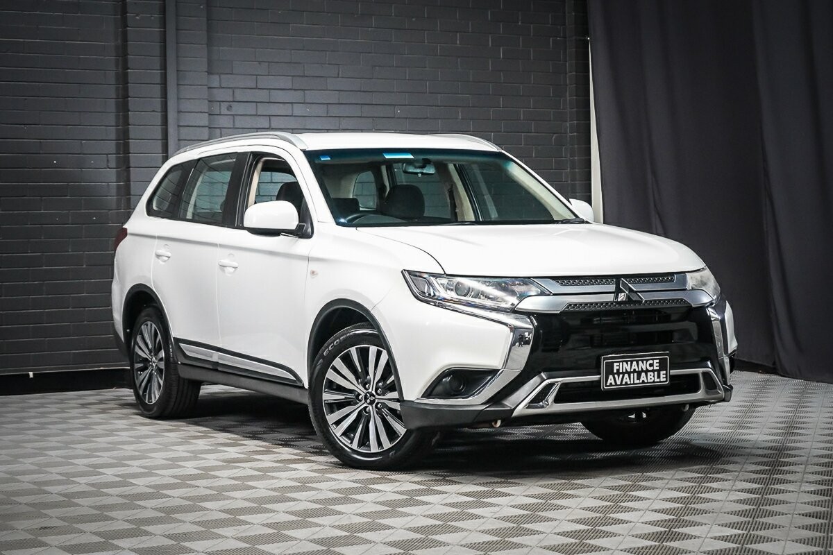 Mitsubishi Outlander image 1